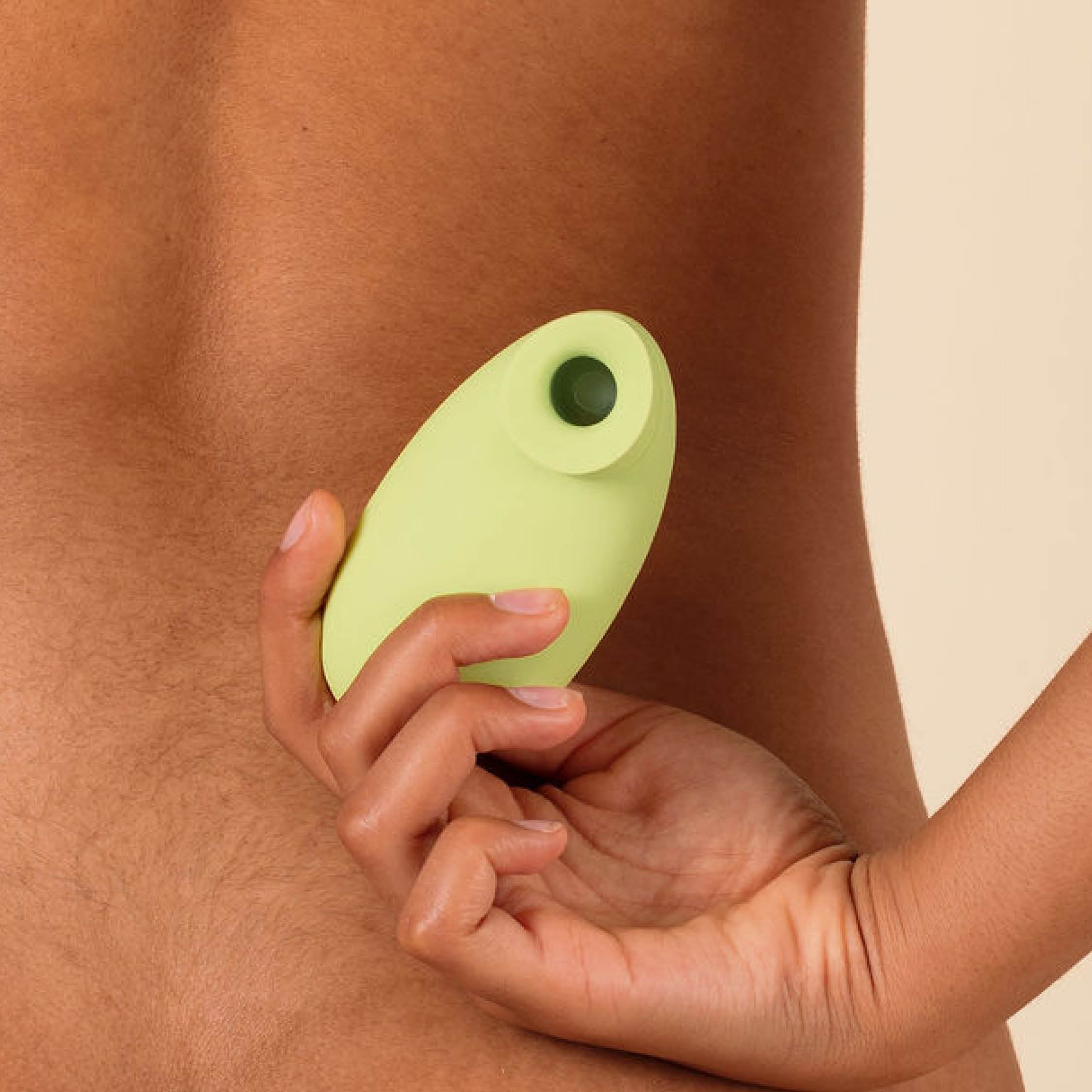 My-Lubie-stimulateur-clirotidien-bien-etre-intime-sexuale-wellness-sexualite-sensualite-sex-accessoire-pulsation-clitoris-orgasme-plaisirsexeoral-vegan-francais-naturel6