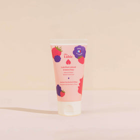 Lubrifiant naturel aromatisé My Lubie, goût vanille poire / framboise mûre, arômes naturels, Texture fluide, Glisse (très) longue durée, le lubrifiant formulé comme un soin.
Aloe vera et acide hyaluronique pour hydrater et apaiser. Prébiotiques pour l'équilibre du microbiote intime.